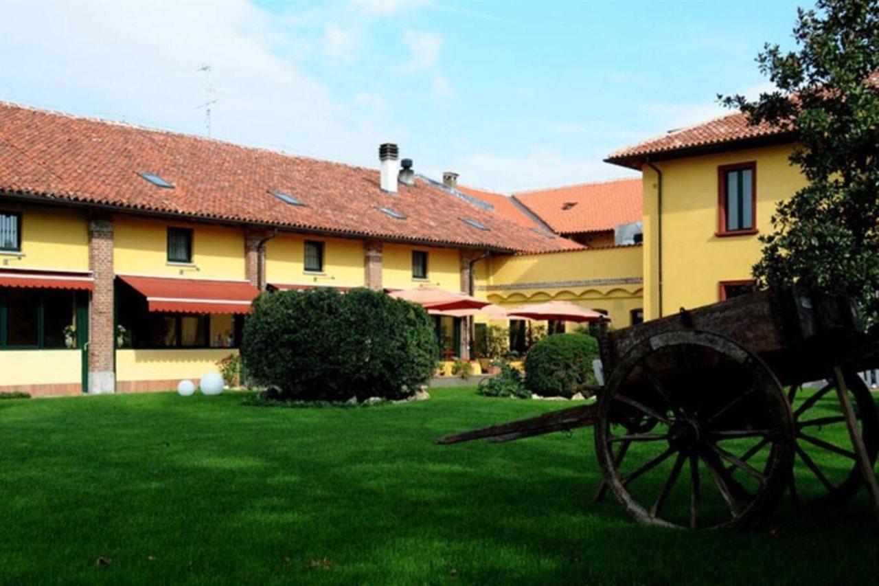 Hotel Cascina Marisa โอเปรา ภายนอก รูปภาพ
