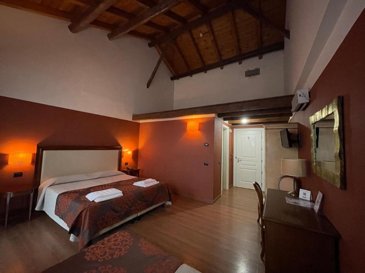 Hotel Cascina Marisa โอเปรา ภายนอก รูปภาพ