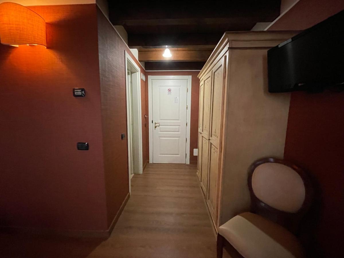 Hotel Cascina Marisa โอเปรา ภายนอก รูปภาพ