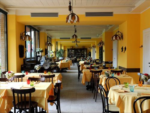 Hotel Cascina Marisa โอเปรา ร้านอาหาร รูปภาพ